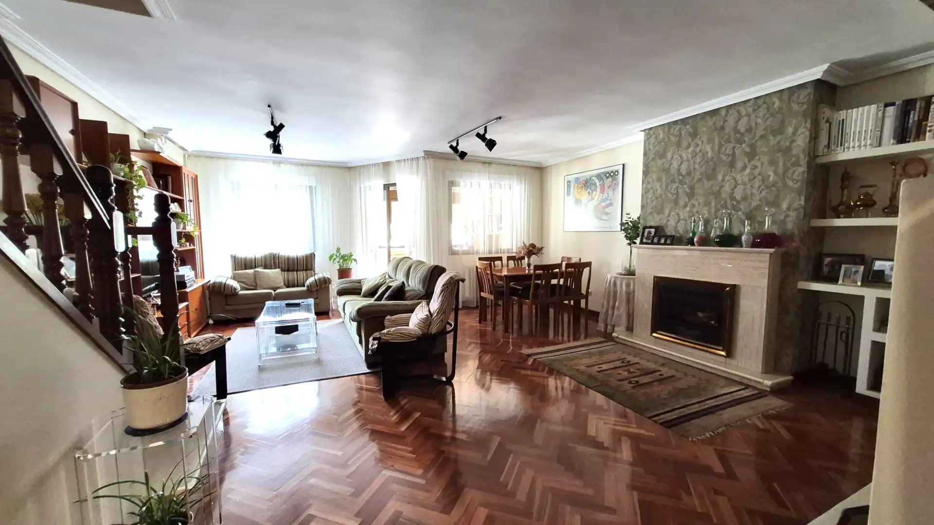 Sala d'estar de Casa o xalet en venda en Alcalá de Henares amb Aire condicionat, Calefacció i Parquet