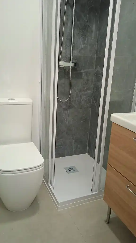 Baño de Piso en venta en Tarragona con Aire acondicionado, Horno y Microondas