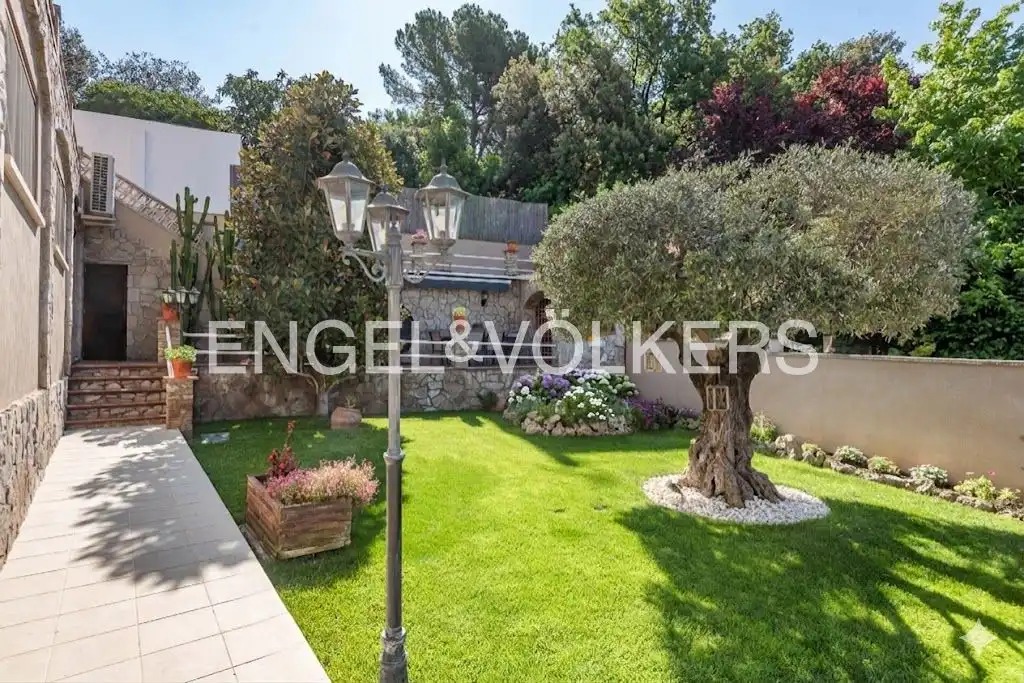 Terrace of Houses for sale in Molins de Rei  with Heating, Private garden and Balcony