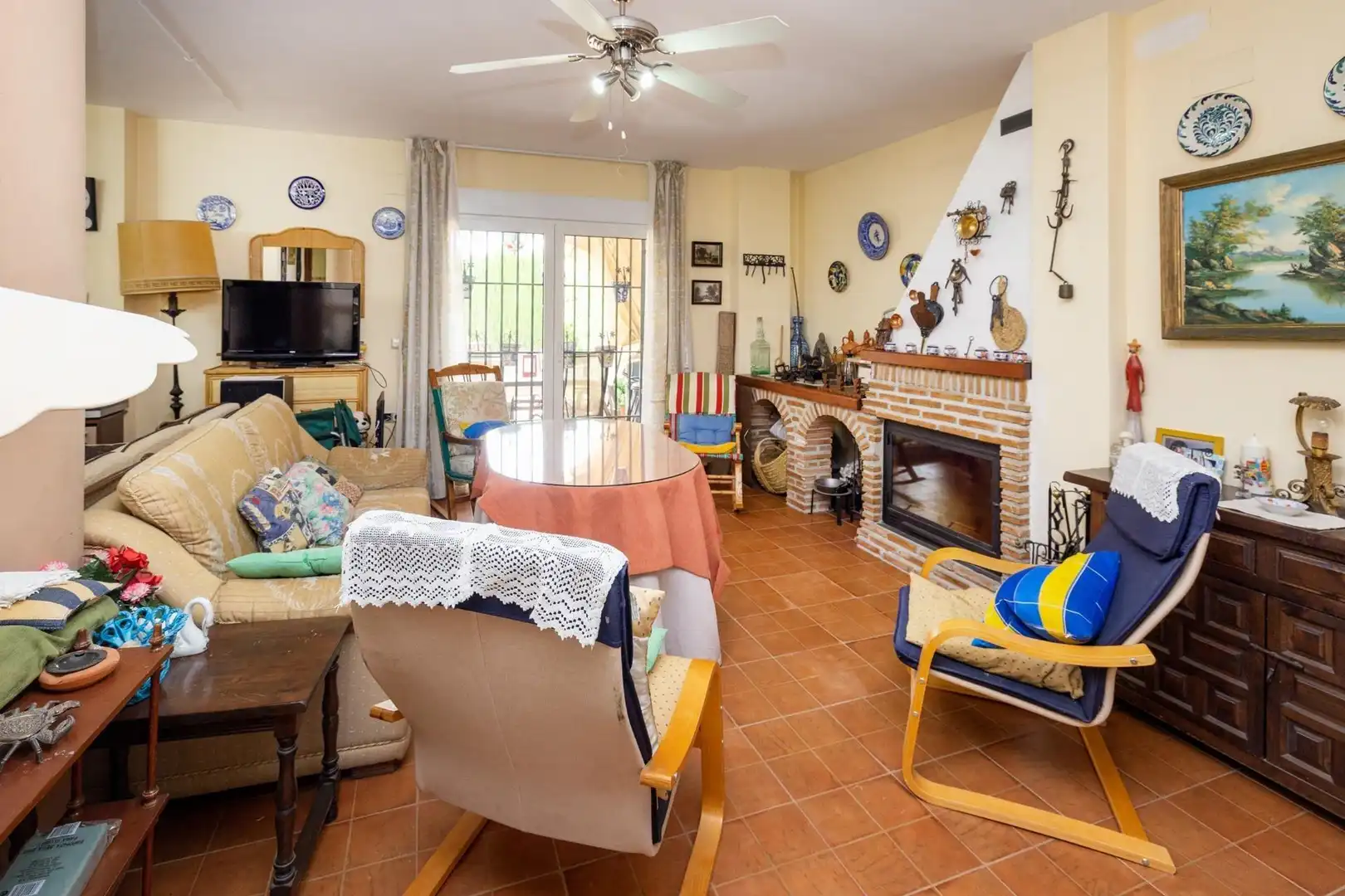 Living room of Houses for sale in Barrio de la Vega