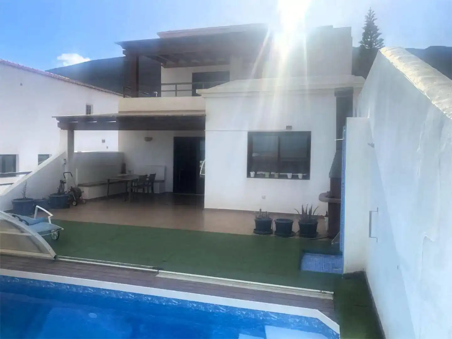 Vista exterior de Casa o xalet en venda en Tuineje amb Aire condicionat, Piscina i Balcó