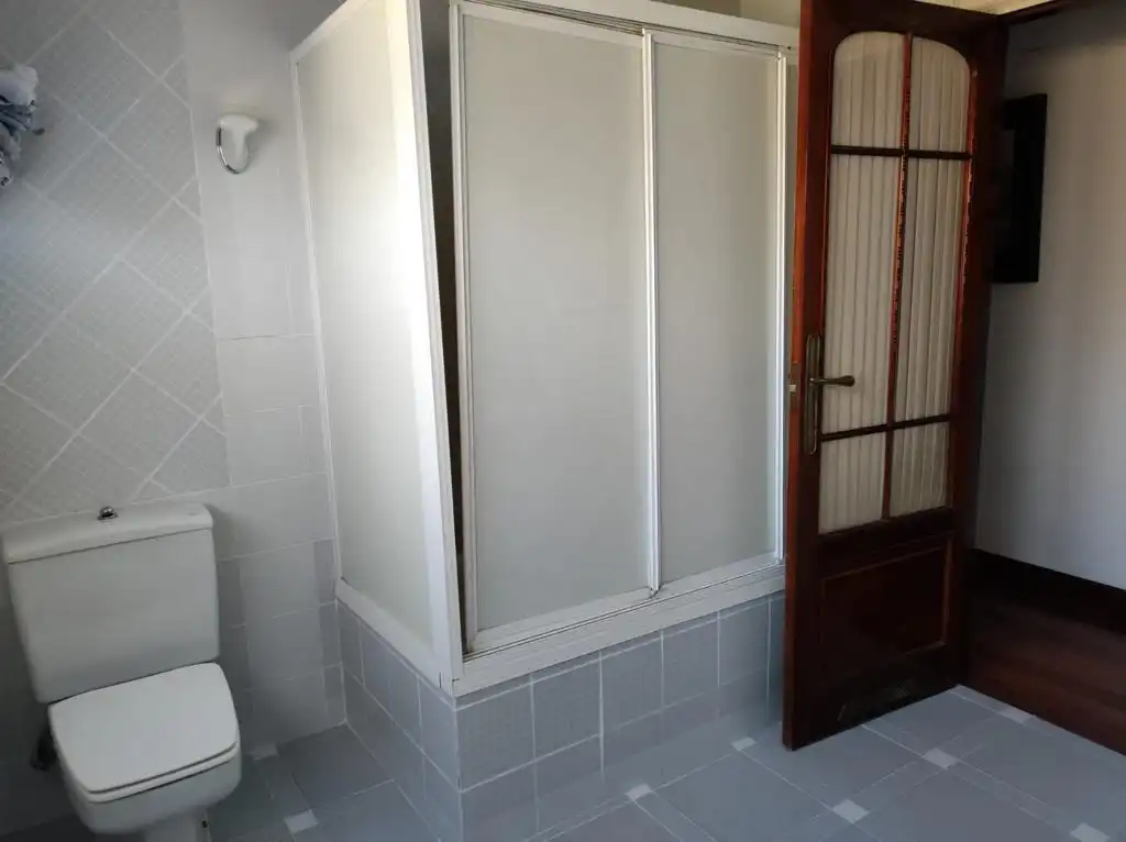 Bathroom of Houses for rent in Zaragoza  with Air Conditioner, Heating and Private garden
