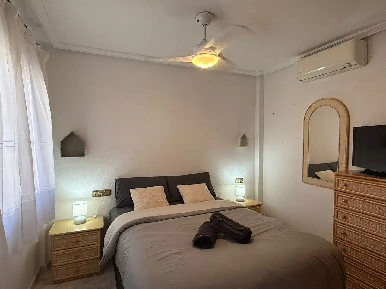Dormitori de Casa o xalet en venda en Orihuela amb Calefacció, Terrassa i Piscina