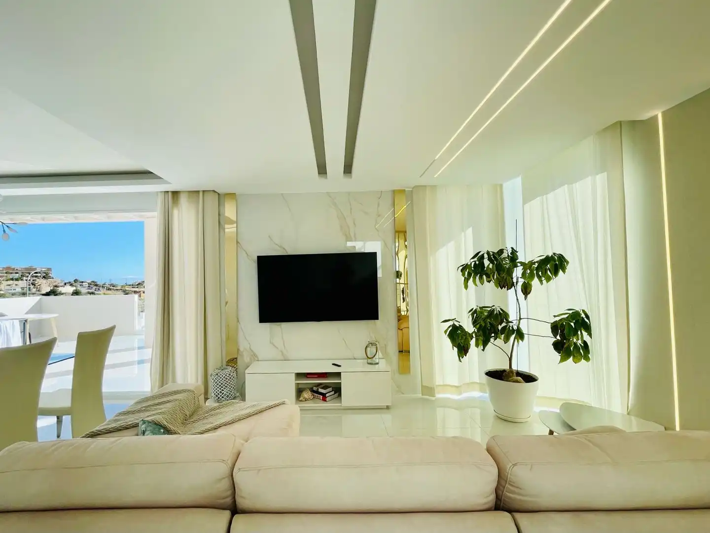 Sala de estar de Casa o chalet en venta en Benalmádena con Aire acondicionado, Jardín privado y Terraza