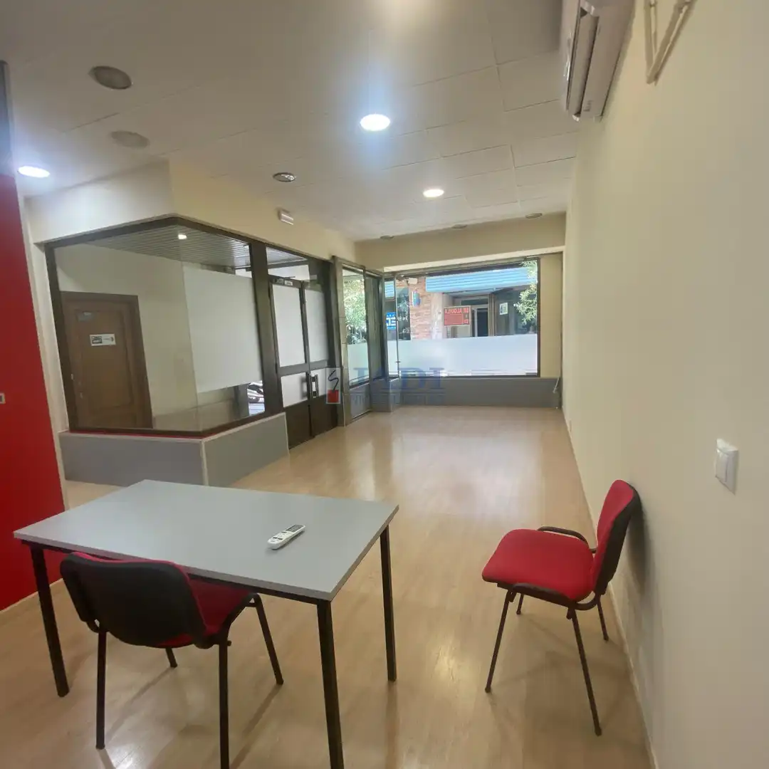 Local comercial de lloguer a Valdepeñas