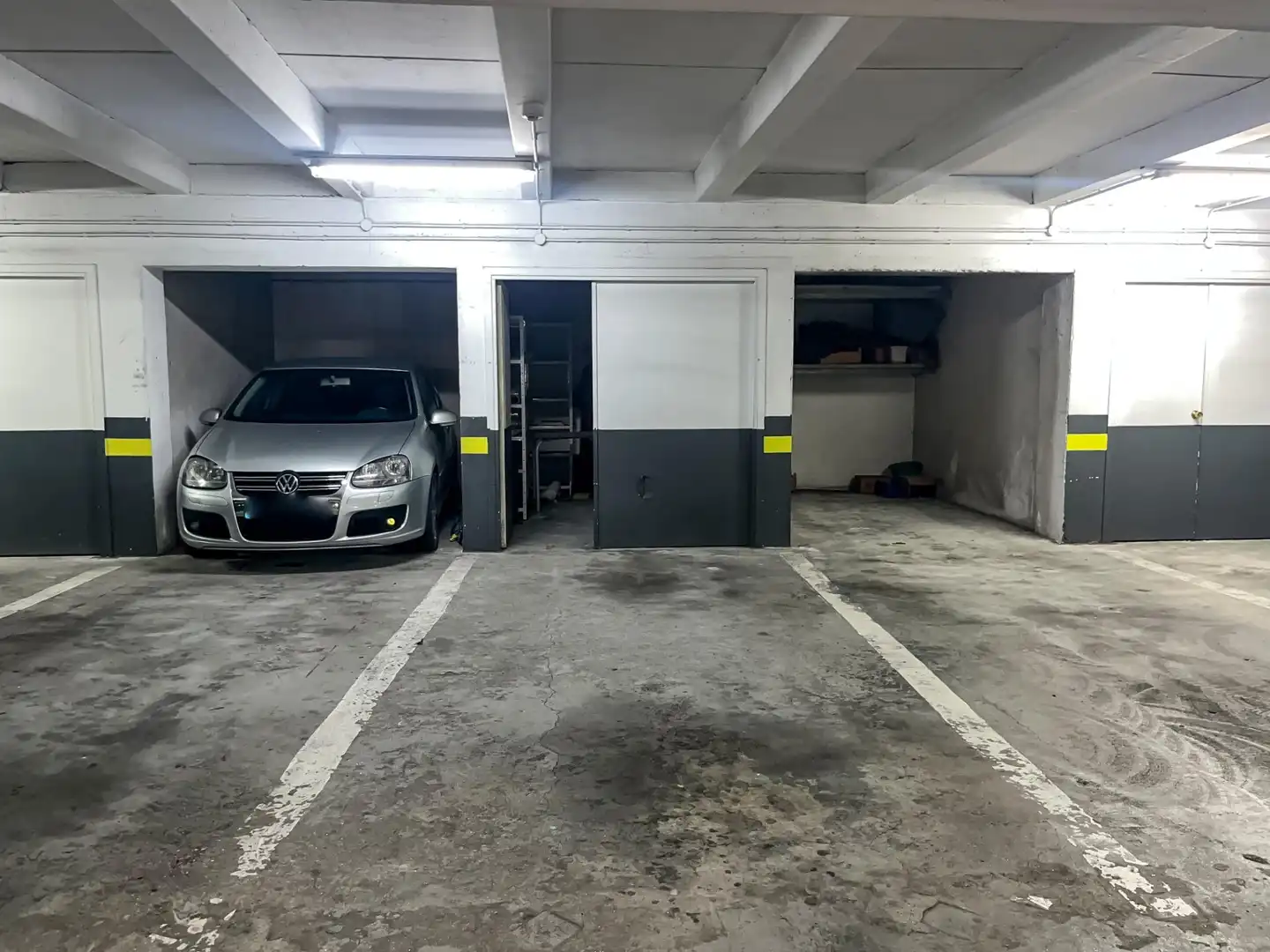 Aparcament de Pis en venda en A Coruña Capital  amb Calefacció, Parquet i Traster