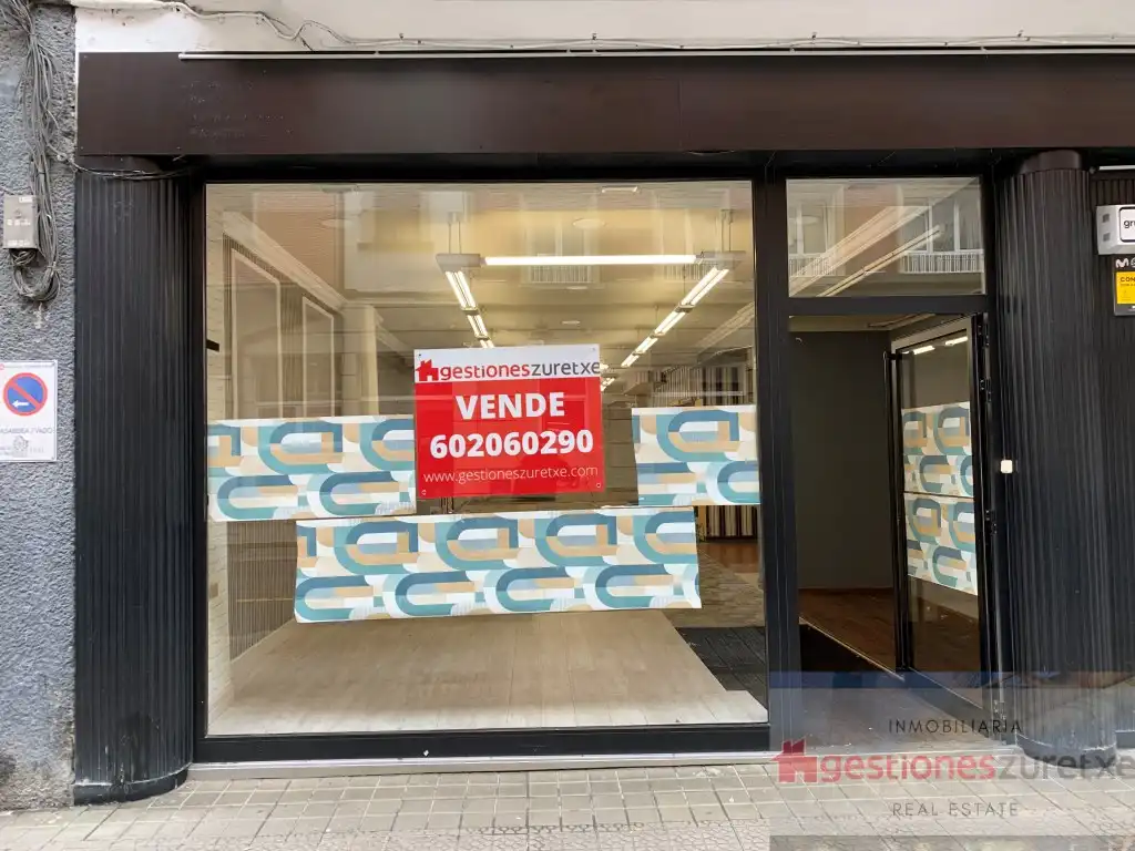 Local comercial en venta en Calle Perez Galdos