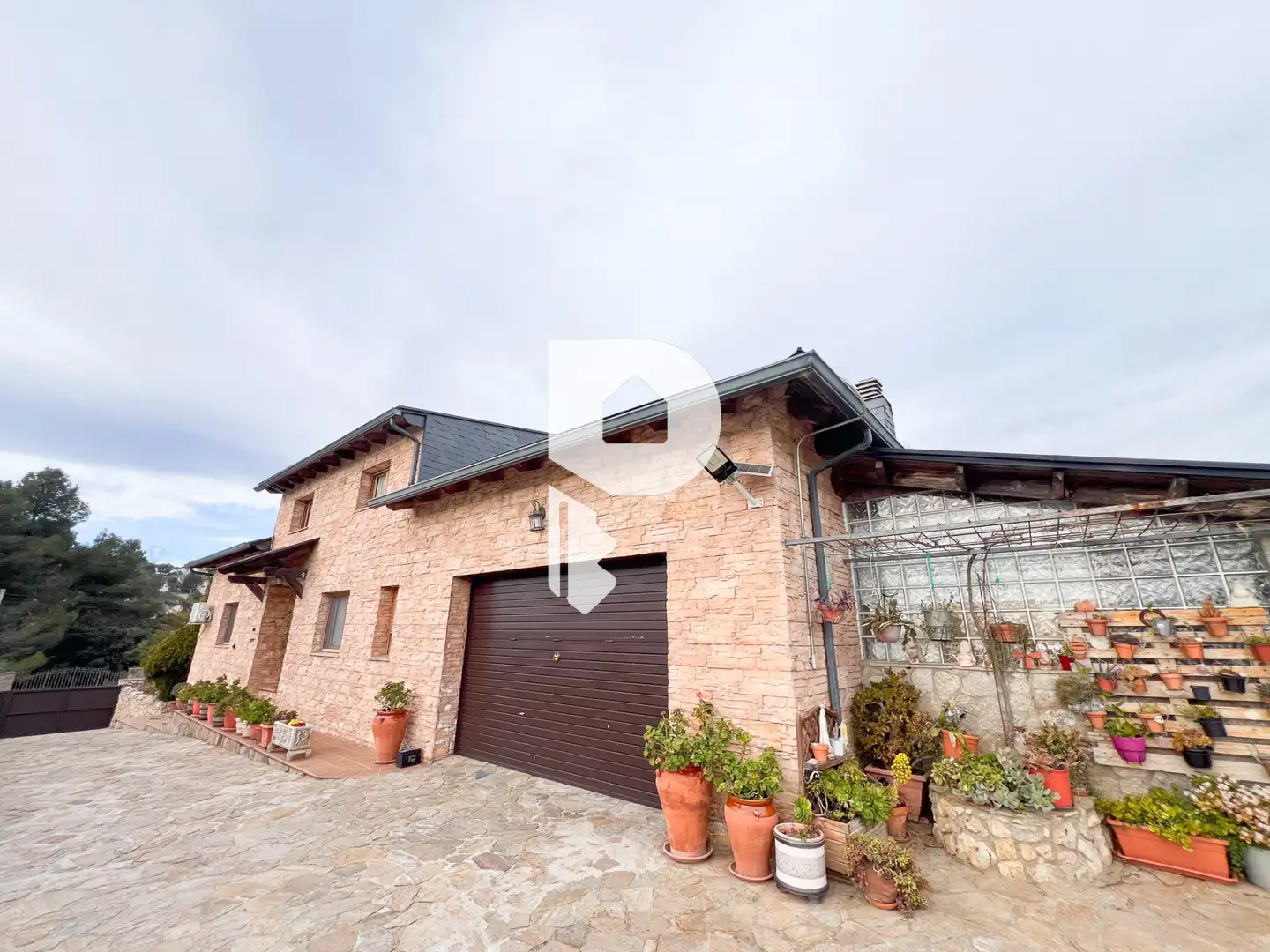 Vista exterior de Casa o xalet en venda en Vallirana amb Aire condicionat, Calefacció i Jardí privat