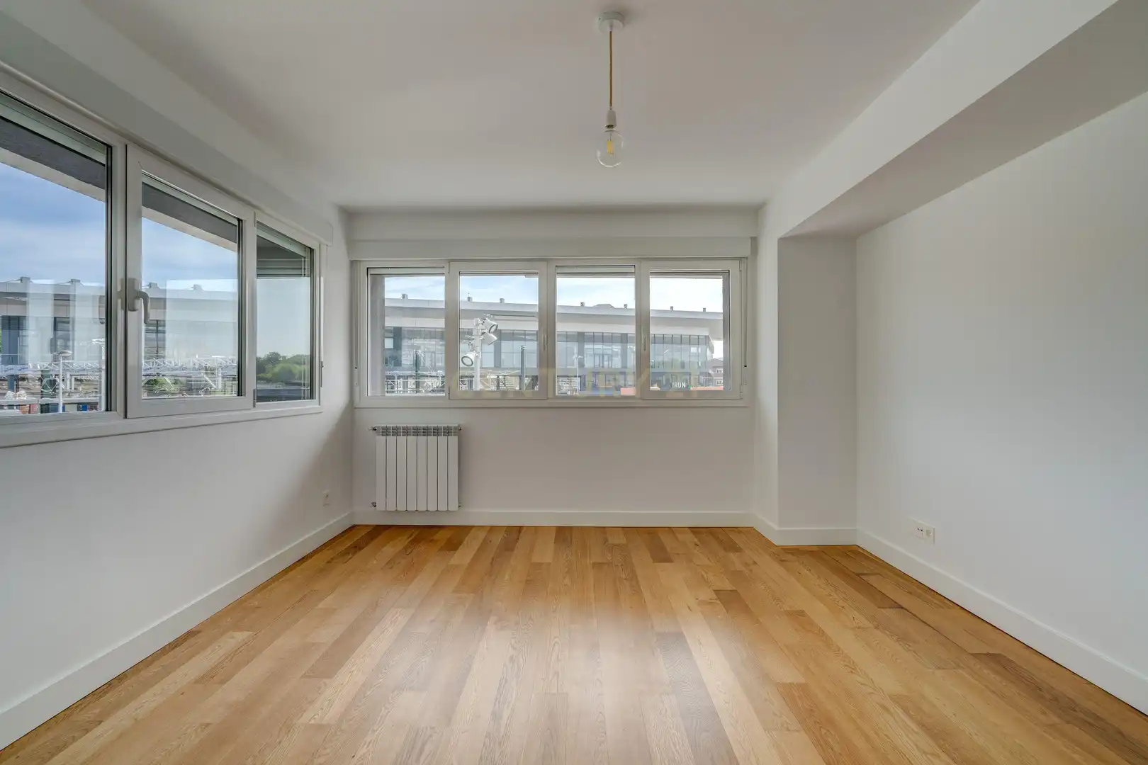 Bedroom of Flat for sale in Irun 