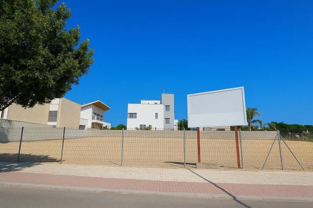 Terreno residencial en Venta en Calle TERESA SALES DE BELENGUER, 7 en Pau Lledó