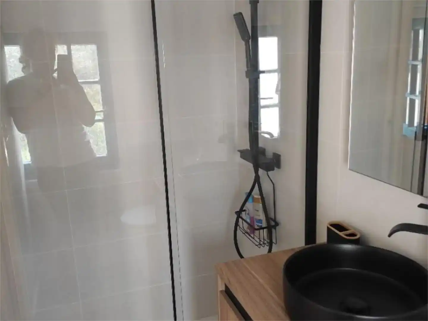 Bathroom of Study for rent in Oleiros  with Private garden, Parquet flooring and Furnished