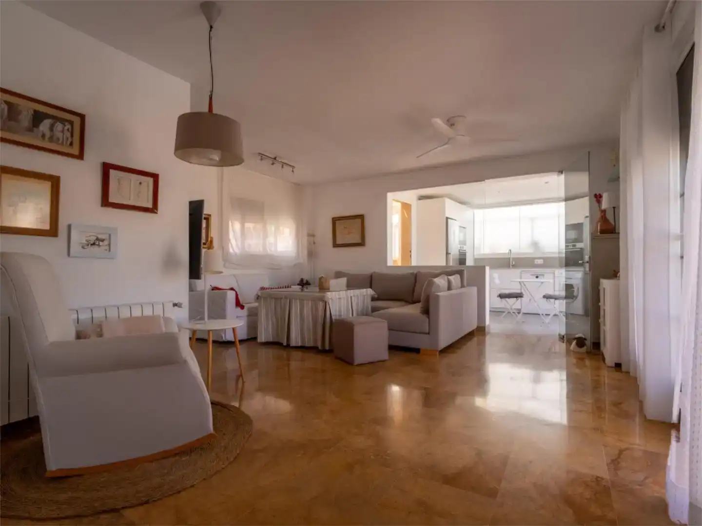 Wohnzimmer von Dachboden zur Miete in Rincón de la Victoria mit Klimaanlage, Abstellraum und Möbliert