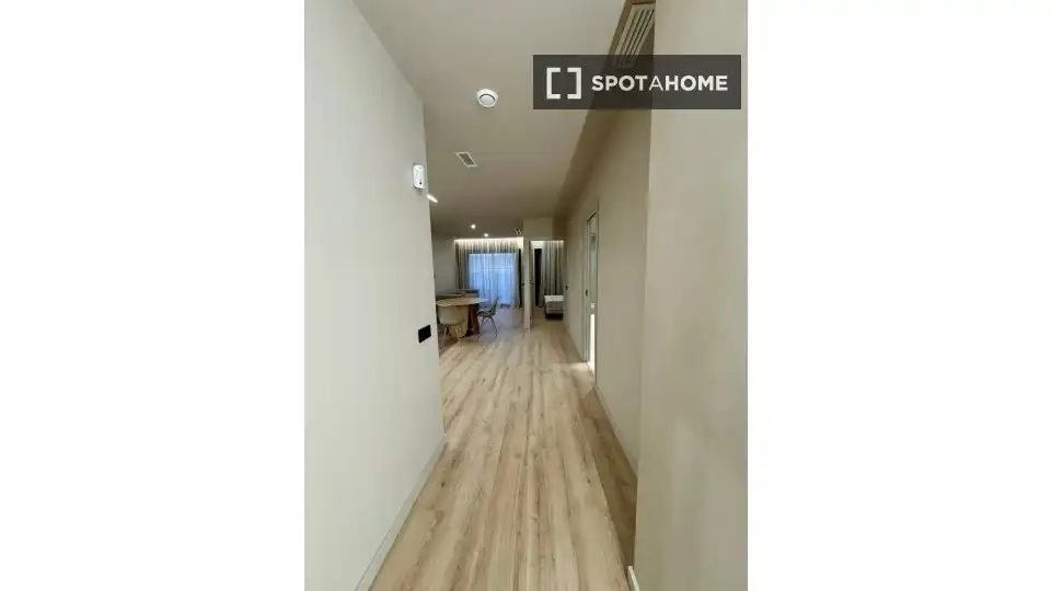 Piso con terraza en alquiler en Riu Sud, imagen 6
