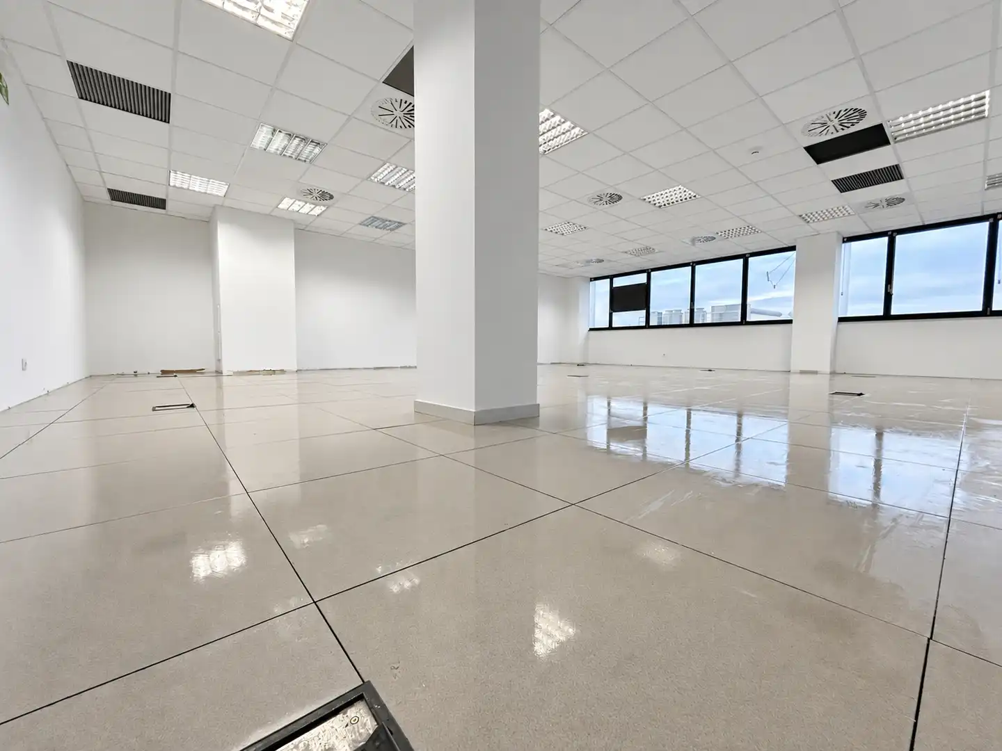 Office space with lift to rent in Polígono Parque Empresarial la Muga 11, imagen 24