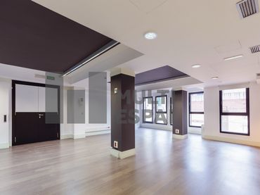 Office space with lift to rent in Carrer de Calàbria