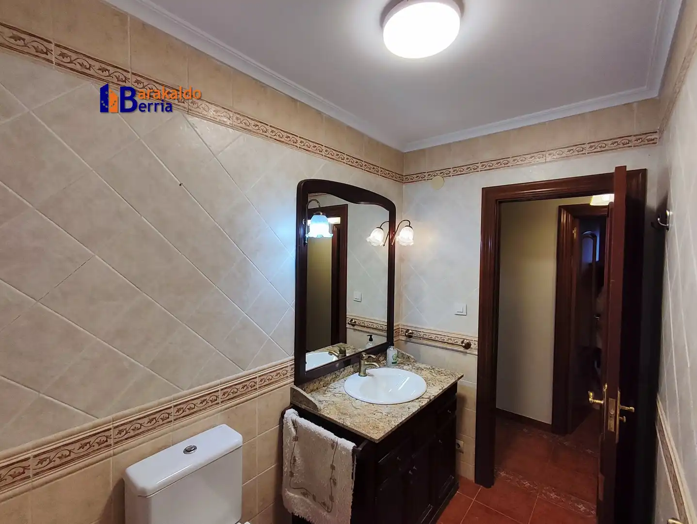 Baño de Piso en venta en Sestao  con Amueblado, Horno y Lavadora