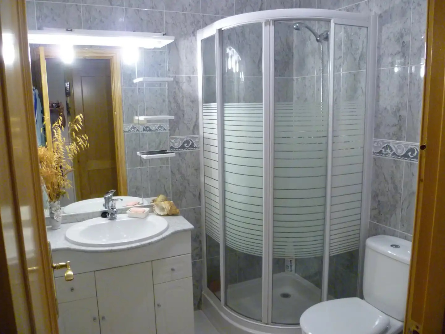 Bathroom of Houses for sale in Siles  with Air Conditioner, Terrace and Furnished