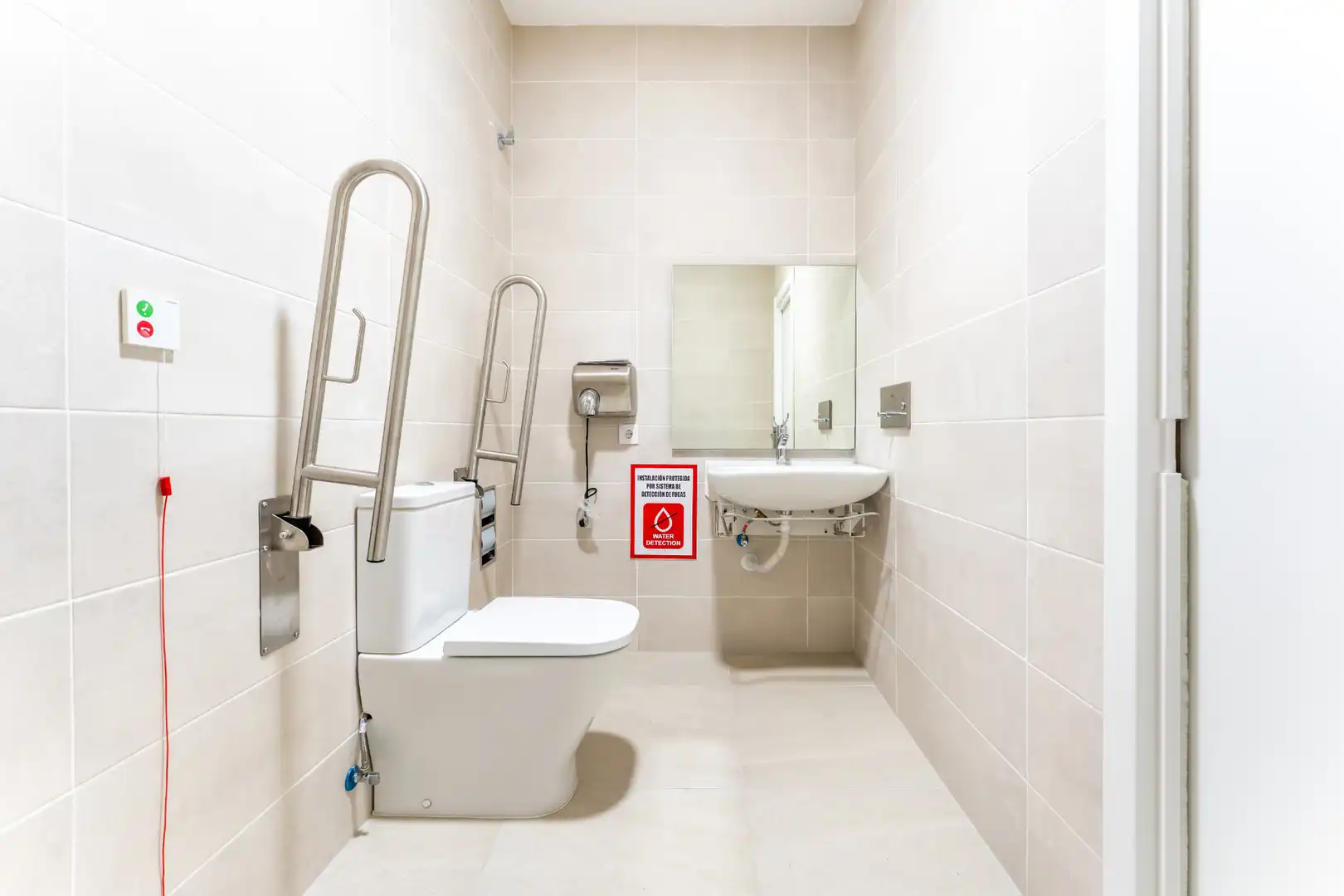 Bany de Pis en venda en Sevilla amb Aire condicionat, Traster i Piscina comunitària