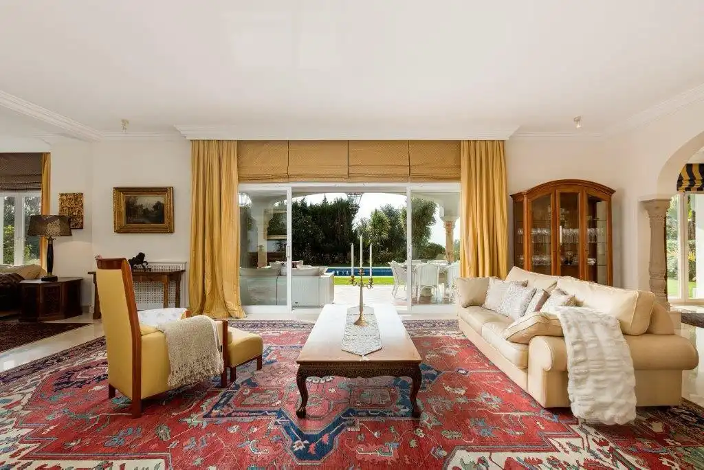 Sala de estar de Casa o chalet en venta en Benahavís con Aire acondicionado, Calefacción y Terraza