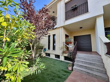 Bungalow with garden for sale in Carrer Cervantes 71