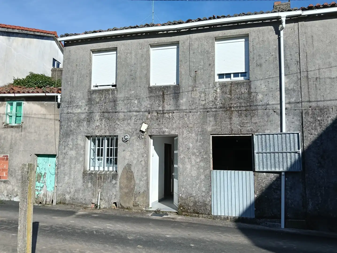 Exterior view of Detached homes for sale in Sobrado (A Coruña)  with Private garden