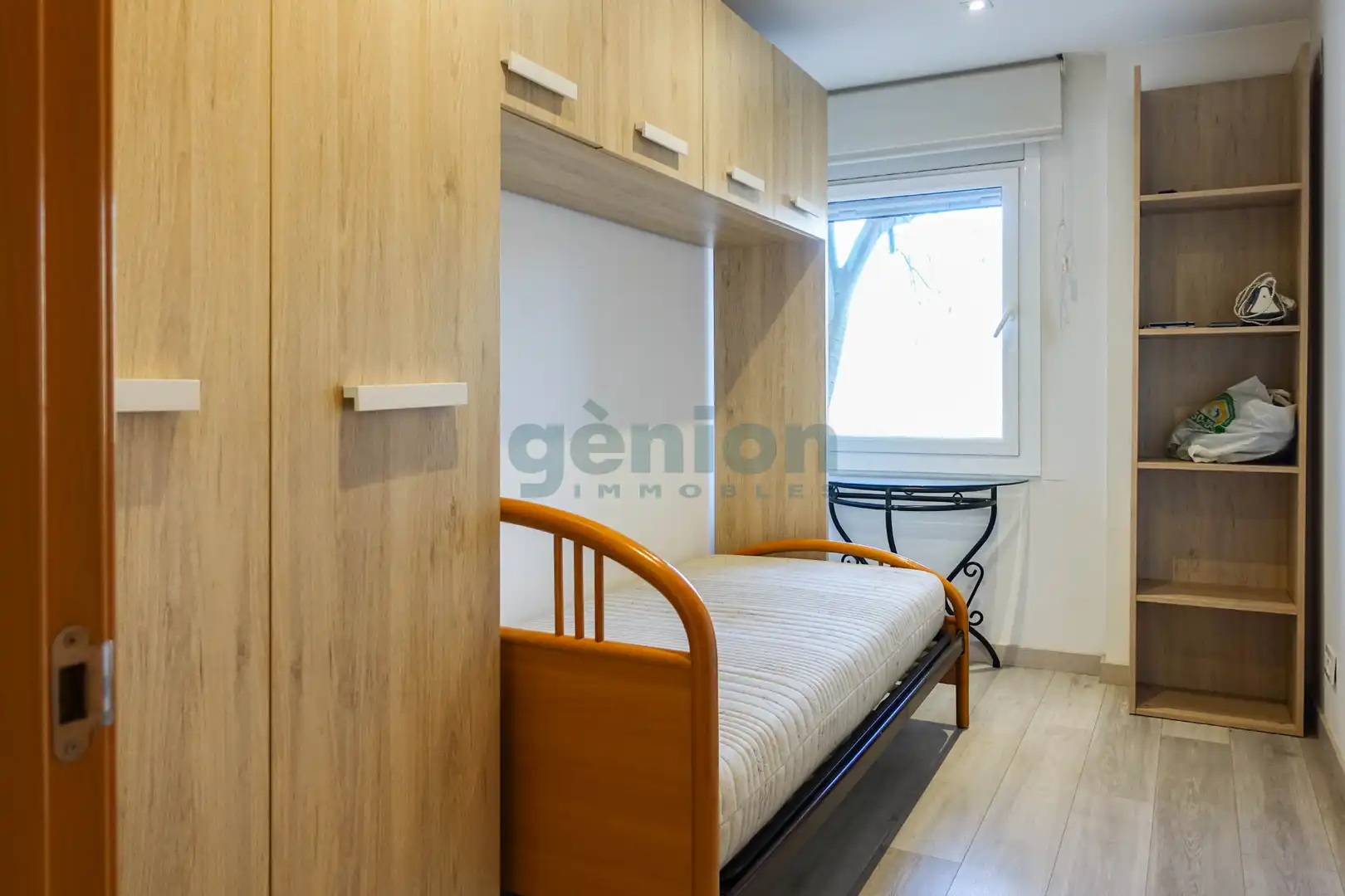 Bedroom of Flat for sale in Girona  with Air Conditioner and Heating