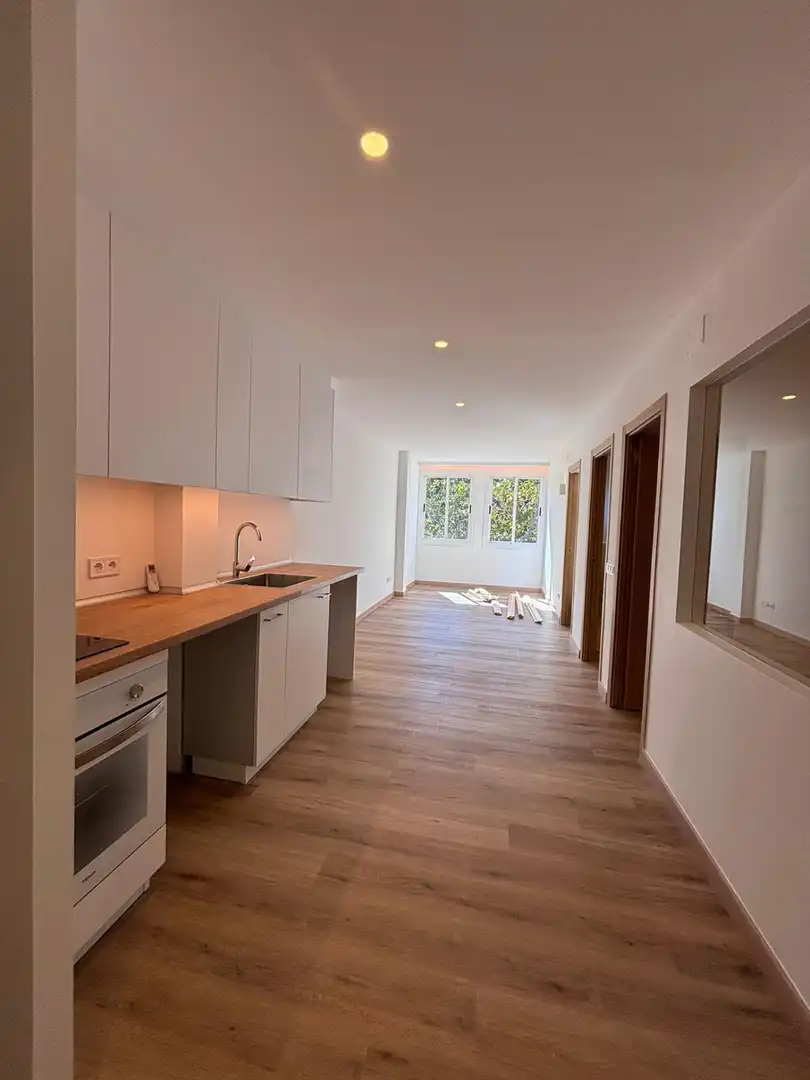 Habitación de Local de alquiler en Barcelona con Aire acondicionado