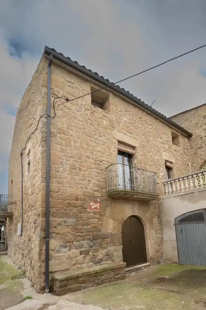Vista exterior de Casa adosada en venda en Guissona amb Balcó