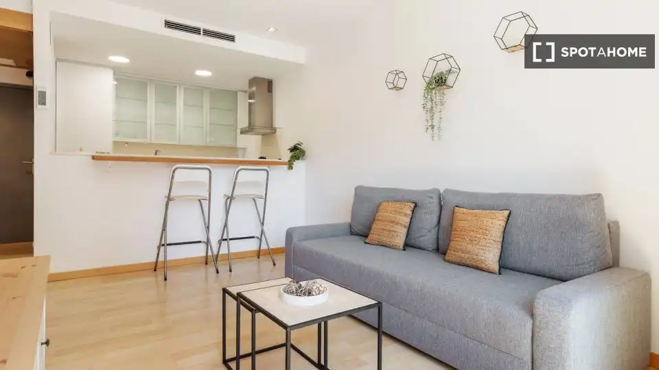 Flat with terrace to rent in Sant Martí, imagen 3