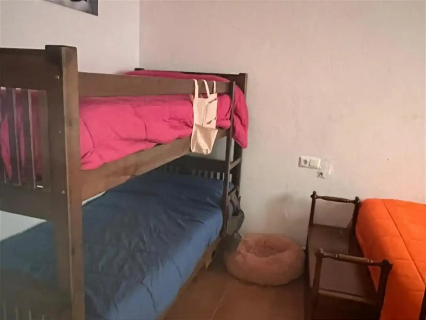 Schlafzimmer von Erdgeschoss zum Verkauf in Enix mit Klimaanlage