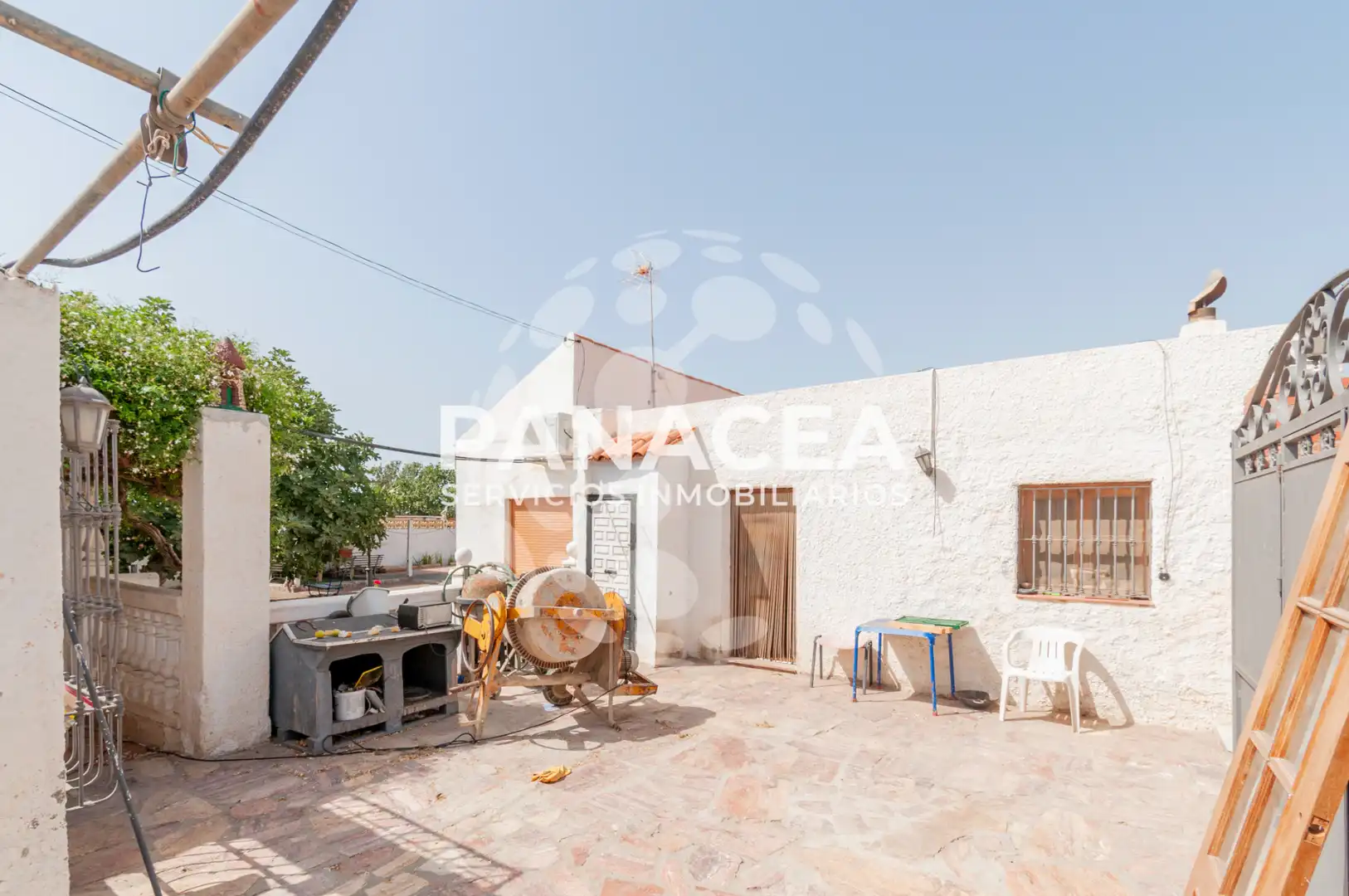 Vista exterior de Casa o xalet en venda en Pechina amb Jardí privat, Piscina i Moblat