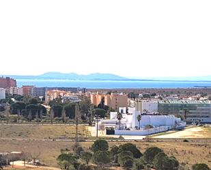 Vista exterior de Àtic en venda en Roses amb Aire condicionat i Terrassa