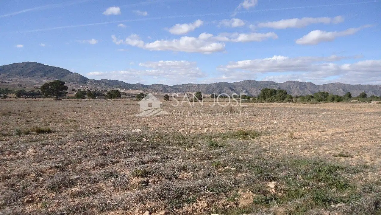 Finca rústica en venda en Yecla