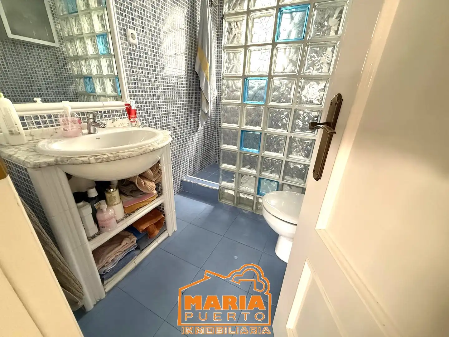 Bathroom of Detached homes for sale in Málaga
