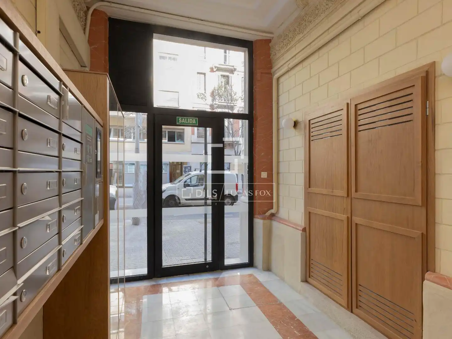 Pis en venda en Barcelona amb Terrassa i Balcó