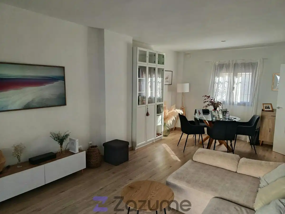 Casa de lloguer a C. de la Azuda