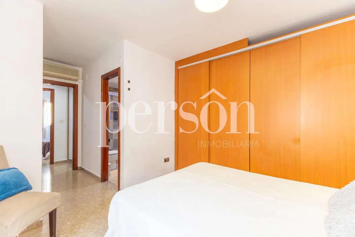 Habitación de Piso de alquiler en Valencia con Aire acondicionado y Amueblado