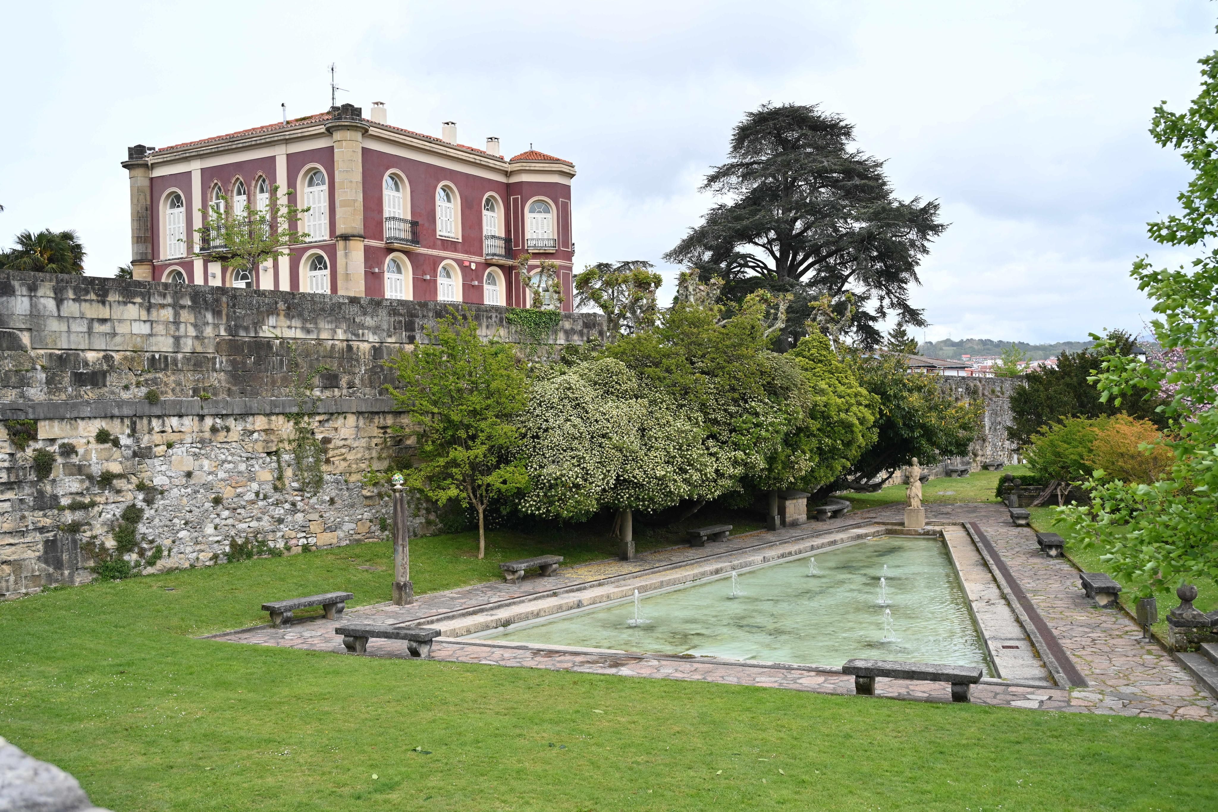 Jardí de Finca rústica en venda en Hondarribia amb Calefacció, Jardí privat i Terrassa