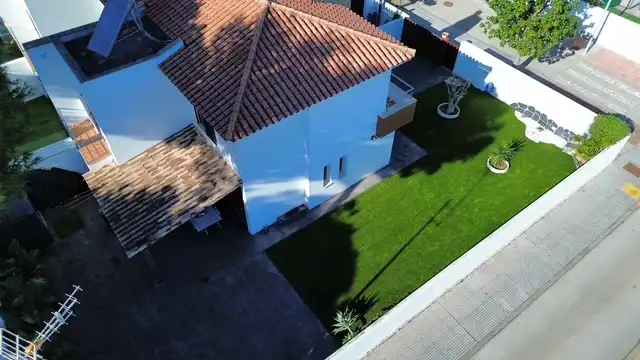Vista exterior de Casa adosada en venda en Chiclana de la Frontera amb Jardí privat, Terrassa i Traster