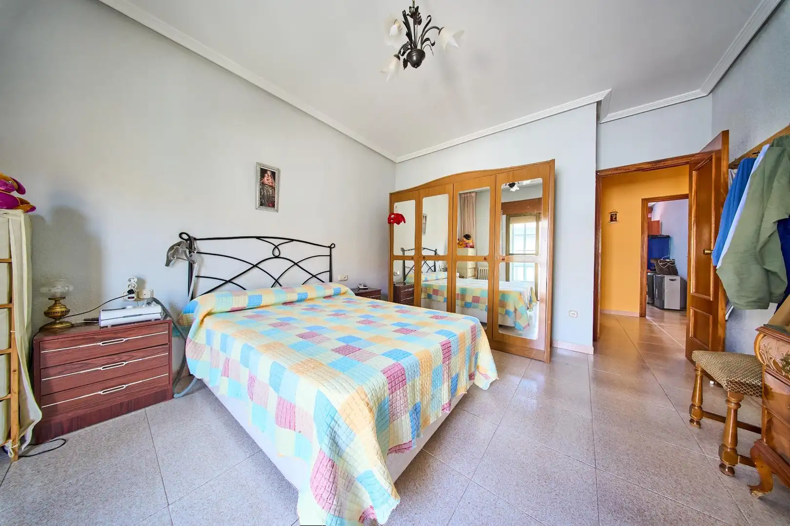 Habitación de Casa adosada en venta en Baza con Calefacción, Terraza y Trastero
