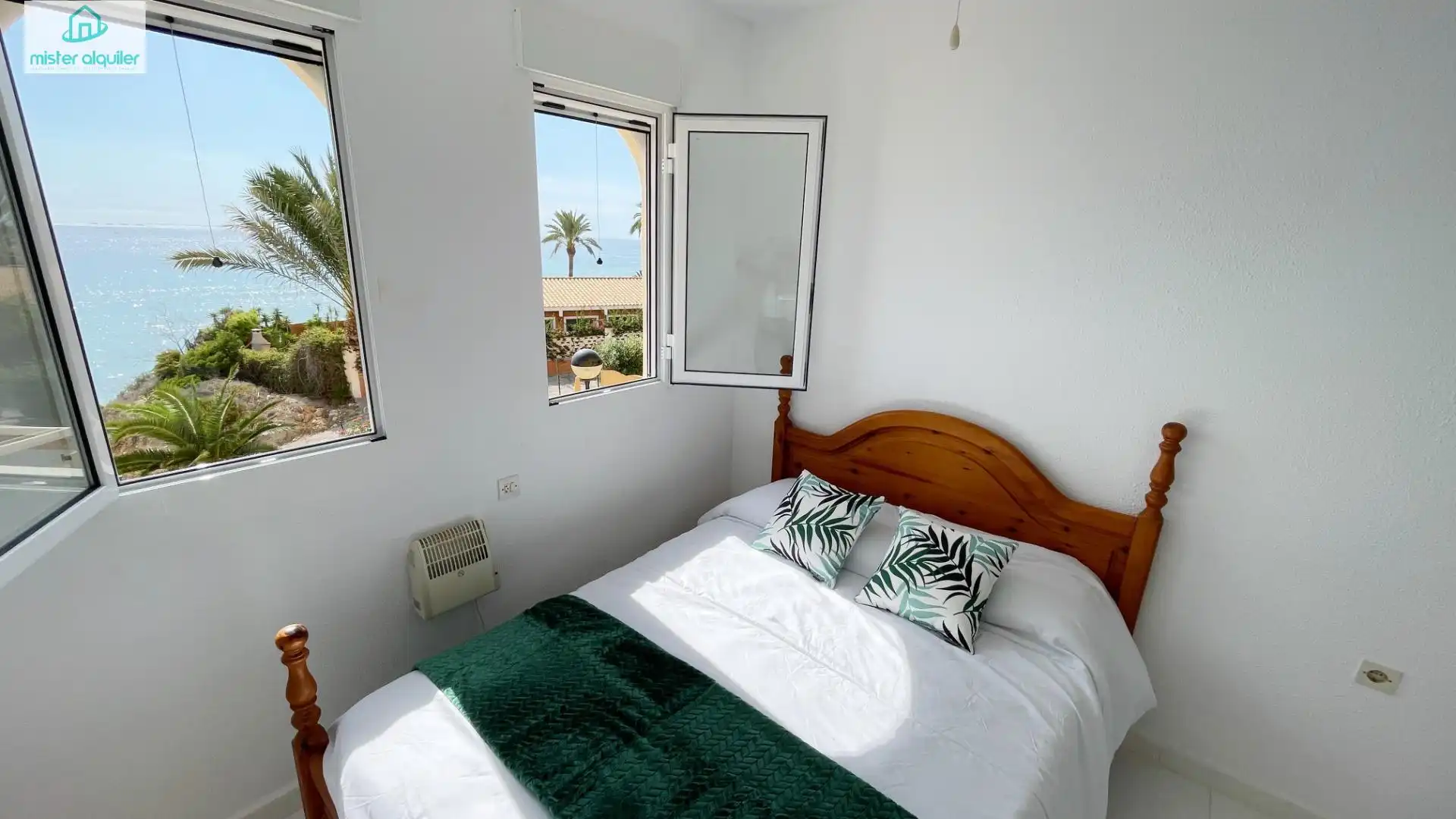 Habitación de Casa o chalet de alquiler en El Campello con Calefacción, Terraza y Amueblado