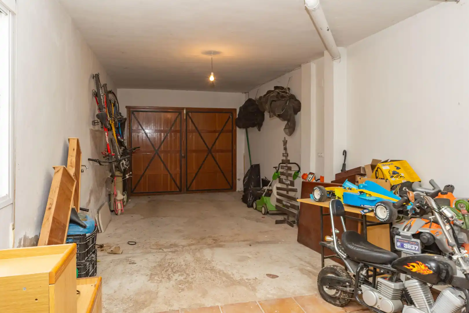 Casa o xalet en venda en Baza amb Jardí privat, Terrassa i Piscina