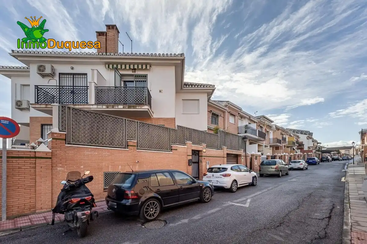 Casa a schiera con terrazza in vendita a Ogíjares