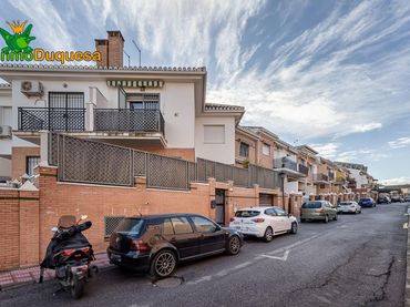 Reihenhaus mit Balkon zum Verkauf in Ogíjares