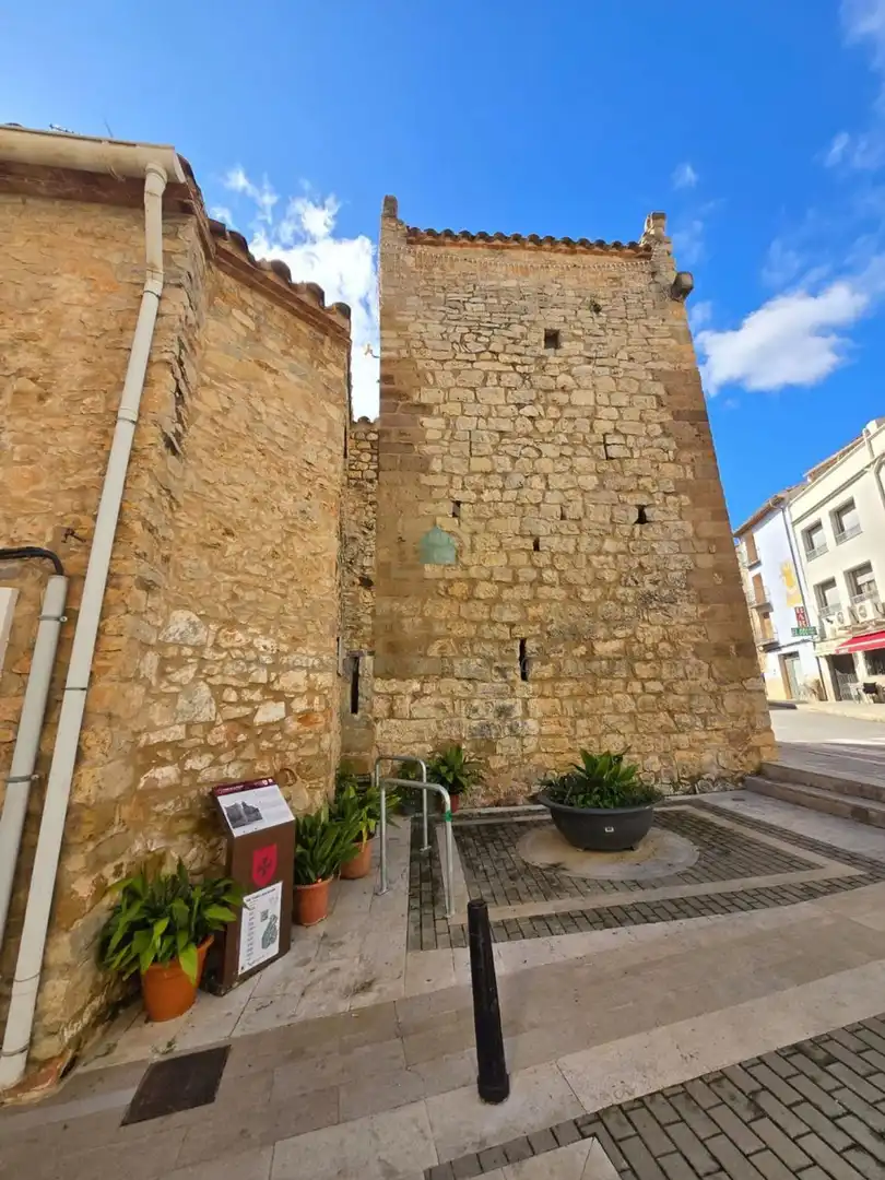 Vista exterior de Casa o xalet en venda en Atzeneta del Maestrat amb Aire condicionat i Terrassa