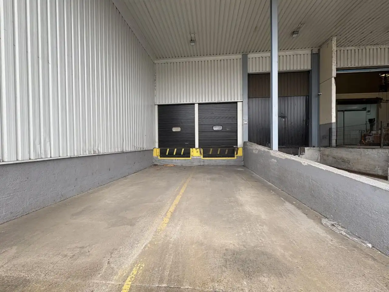 Nave industrial de alquiler en El Prat de Llobregat con Calefacción y Alarma