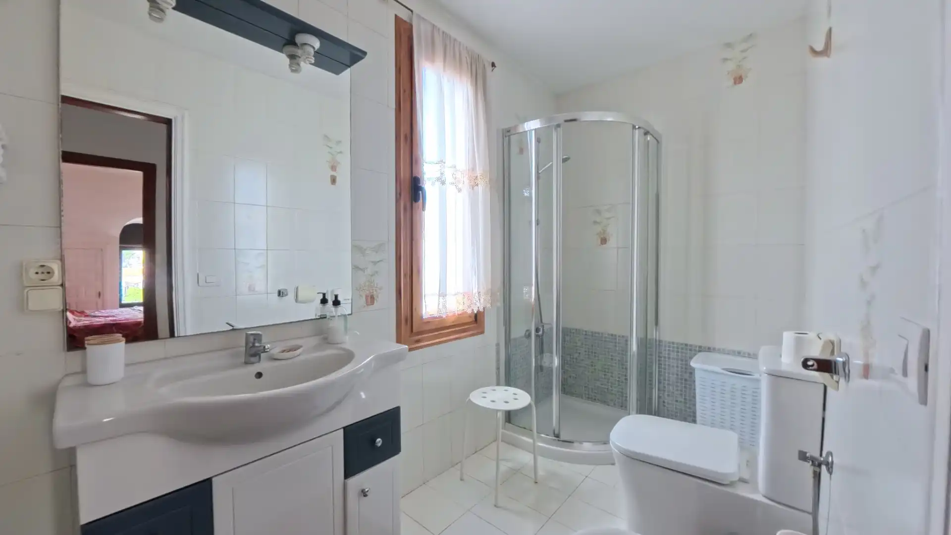 Badezimmer von Maisonette zum Verkauf in Arona mit Terrasse, Möbliert und Ofen