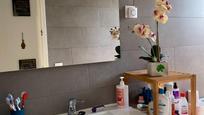 Bany de Àtic en venda en Calafell amb Parquet, Piscina i Balcó