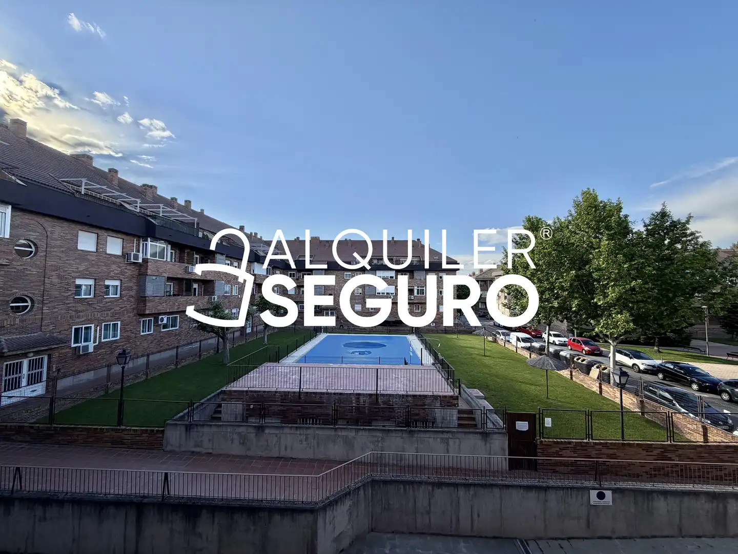 Außenansicht von Wohnung zur Miete in Villanueva del Pardillo mit Klimaanlage, Heizung und Terrasse