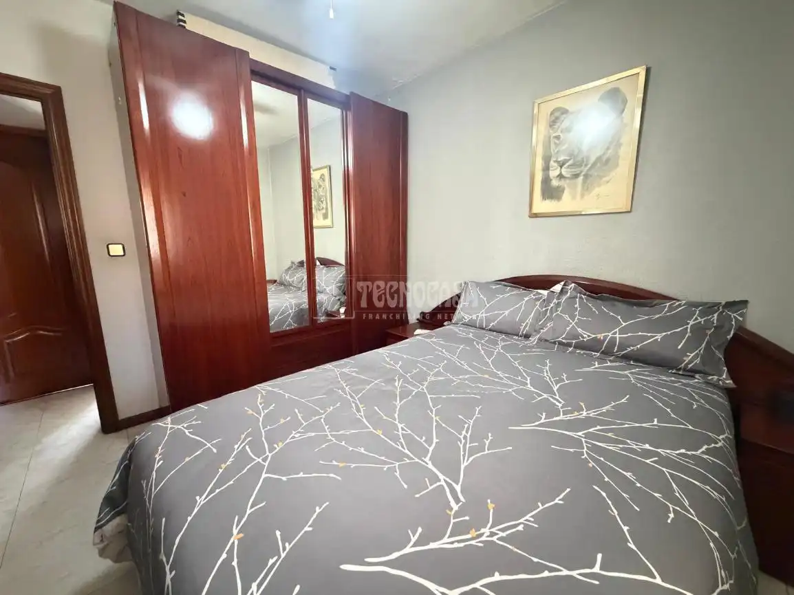 Bedroom of Flat for sale in Madrid  with Air Conditioner, Heating and Balcony
